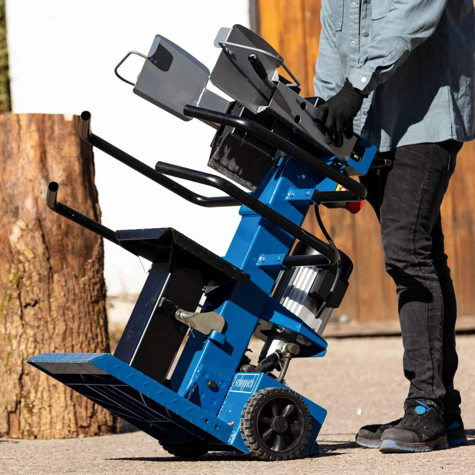 Scheppach Fendeur de bûches vertical Compact 8T - 400V - 3500W - triphasé | Force de fendage de 7,95T - Longueur du bois : 1 070 mm / Ø max. : 350 mm - câble 10m inclus