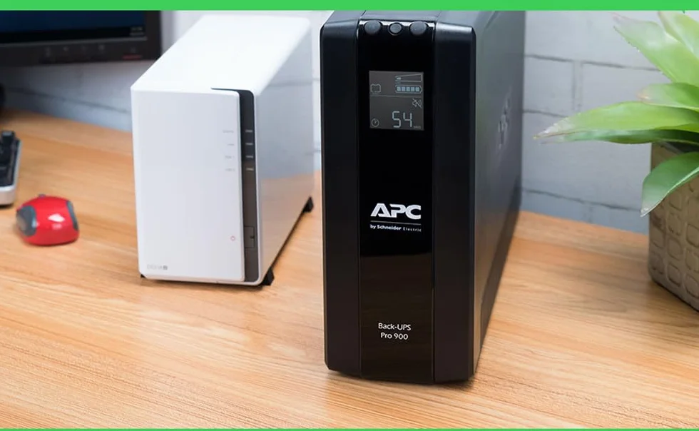 APC Back-UPS PRO BR900G-FR Onduleur 900VA AVR 6 Prises FR USB
