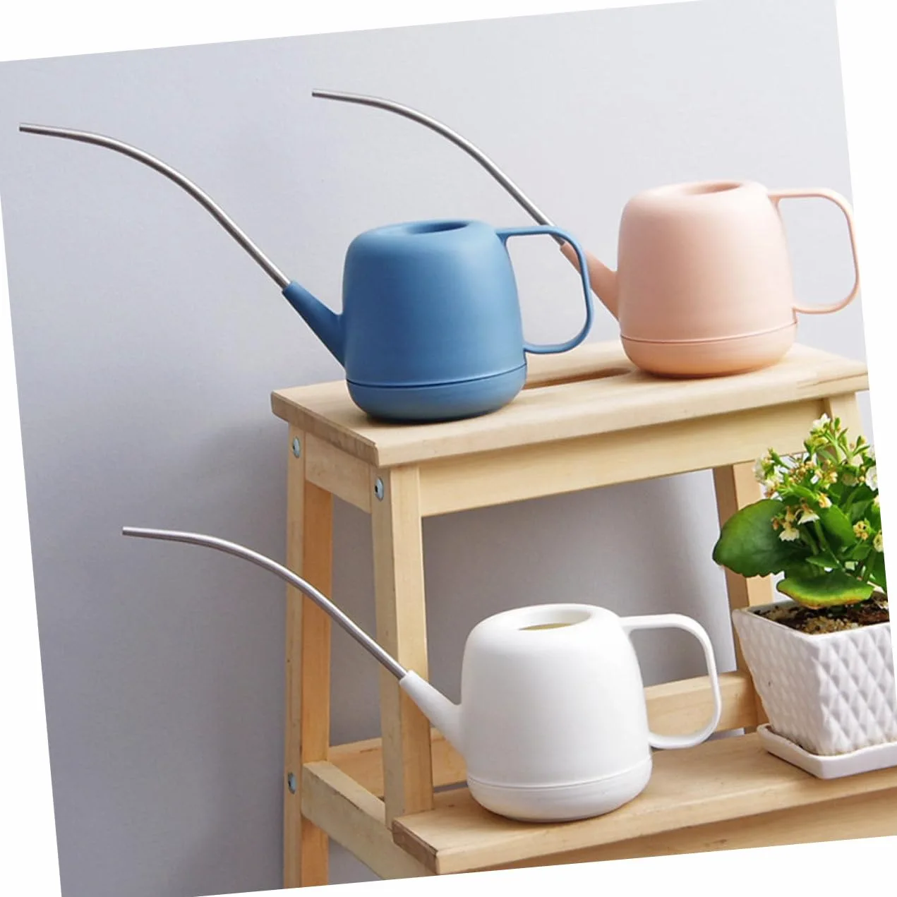 HANABASS 2 Pièces Arrosoir Long Bec Plastique pour Jardinage Kettle Horticulture et Pratique pour Plantes Couleur Aléatoire Couleur Aléatoire