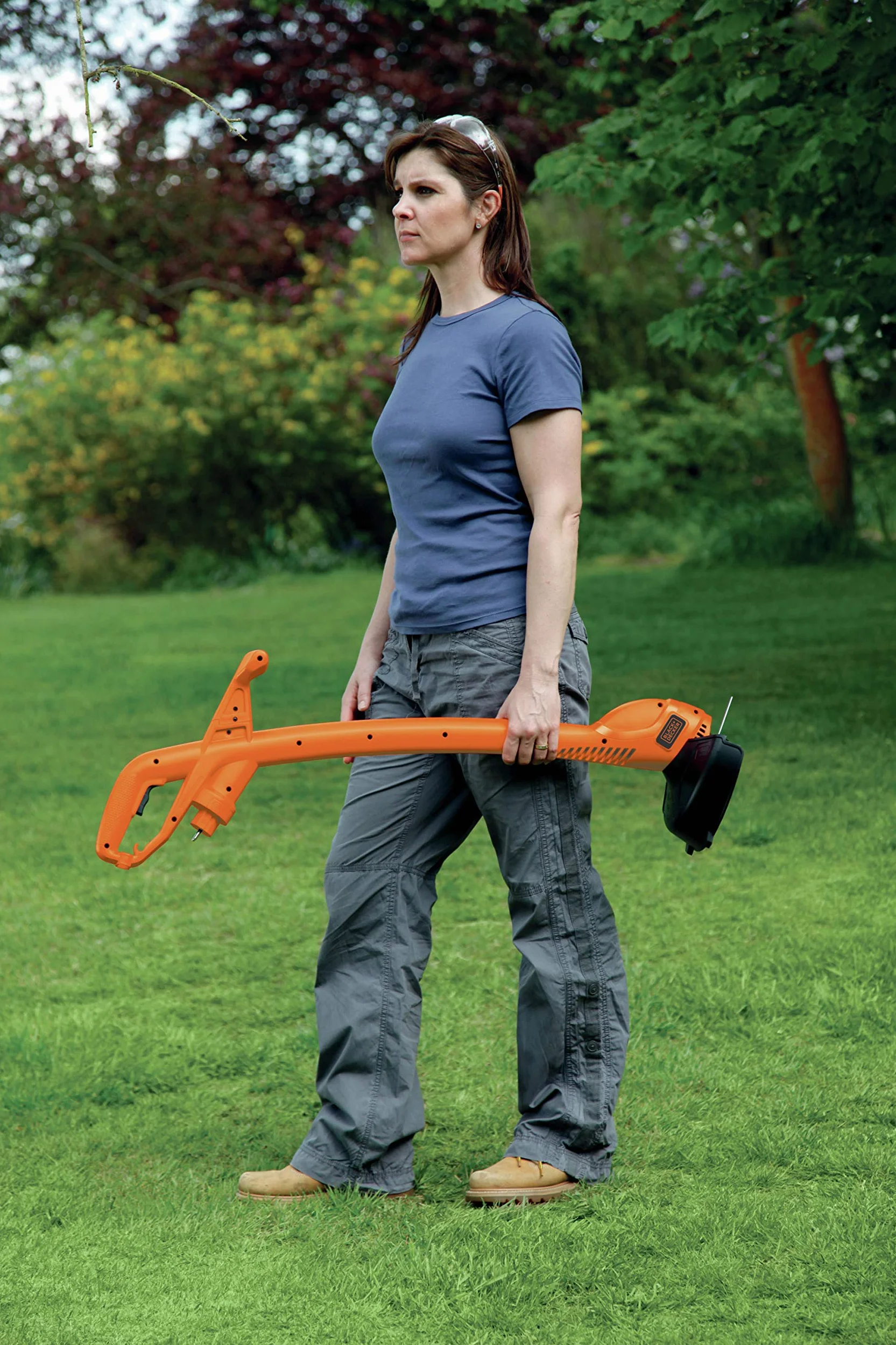 BLACK+DECKER Tondeuse Filaire 1800W, Tondeuse à Gazon Electrique 42 cm & Coupe-Bordures Filaire 350W, Coupe-Bordures Electrique 25 cm avec 2 Poignées, Déroulement du Fil par Frappe au Sol