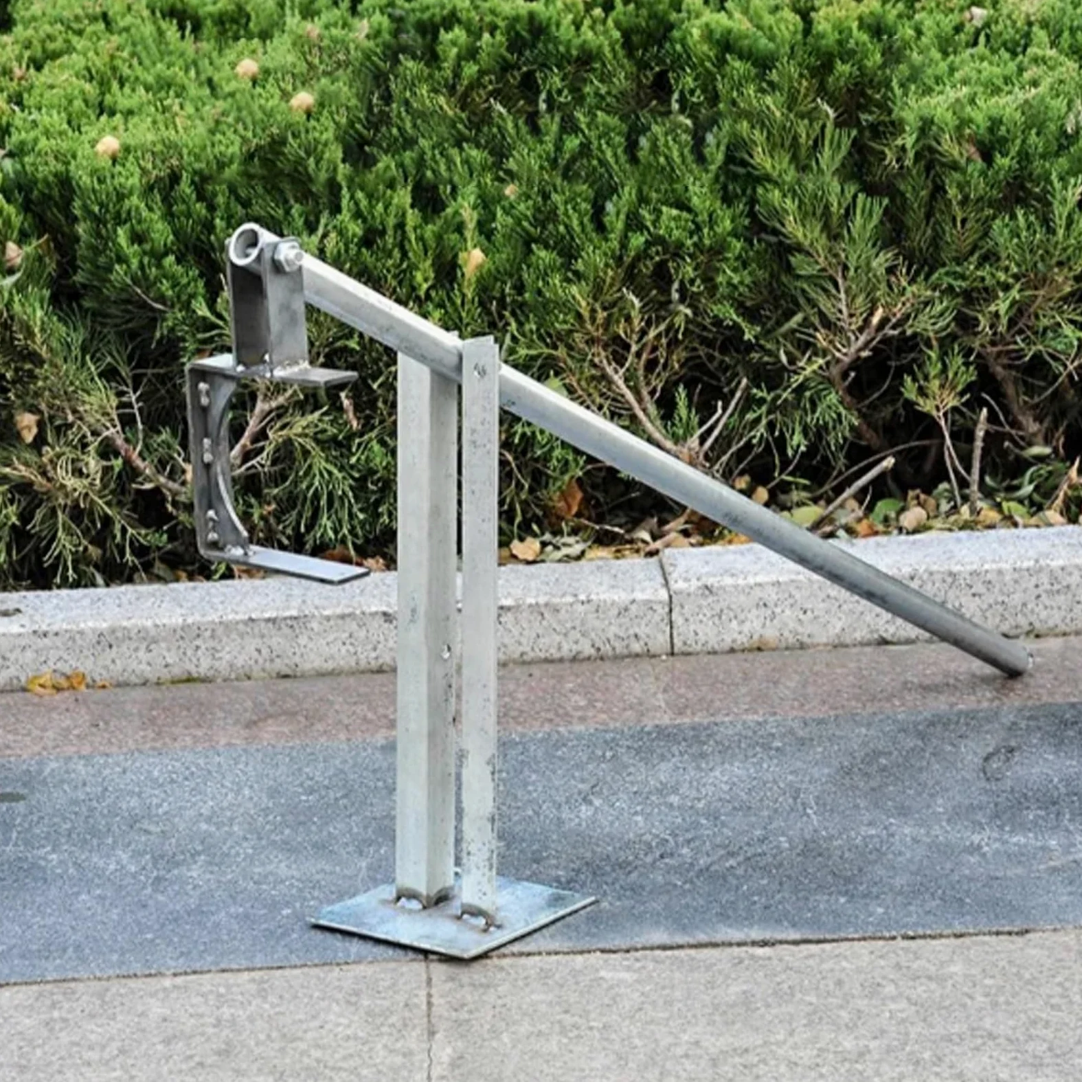 Outil pour enlever les racines – Extracteur de tête dentelée pour désherber et extraire la tige, 142 cm de long, idéal pour l'entretien du jardin et de la pelouse