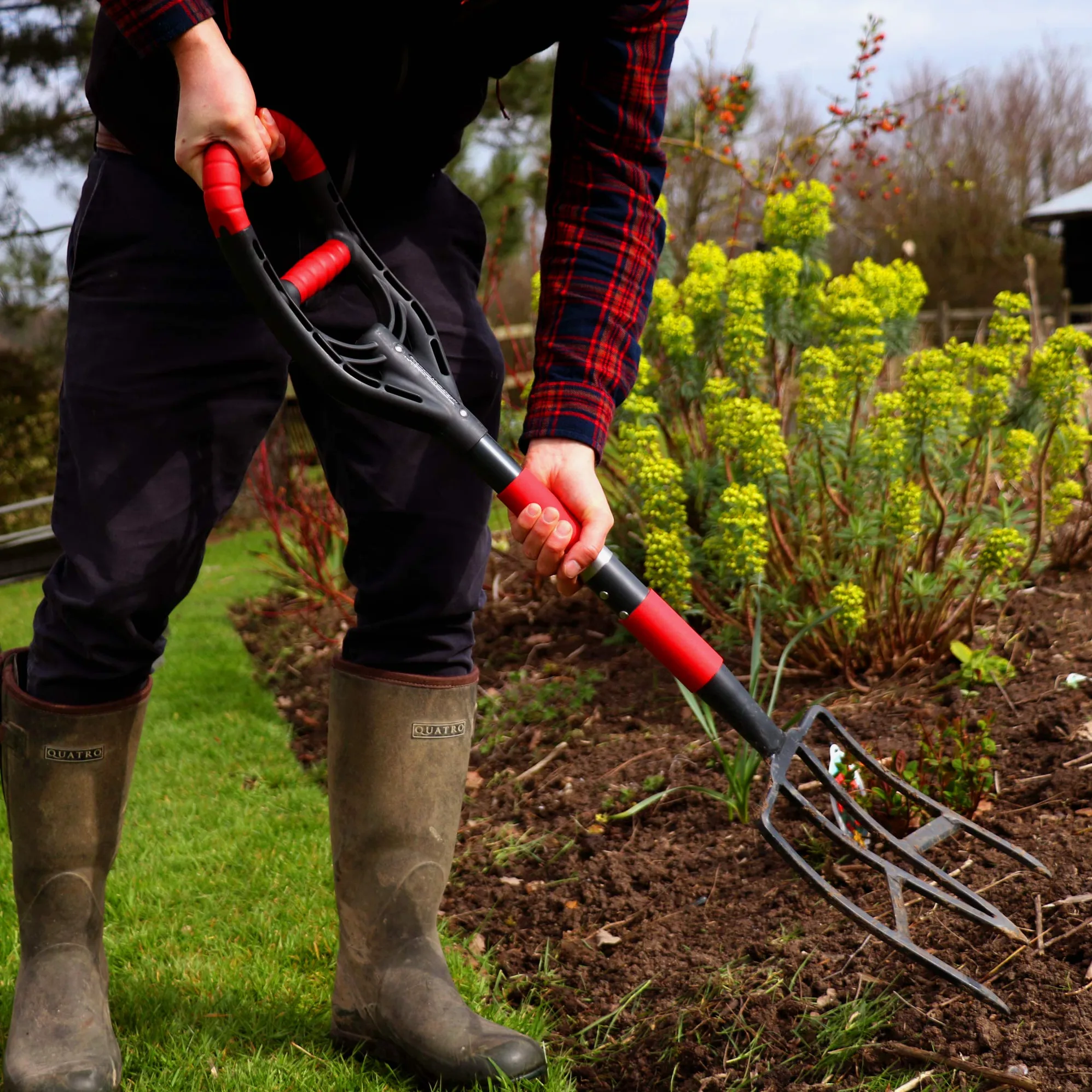 Roamwild Multi-Digger Garden Spade - Pelle à flèche de Jardinage légère en Fibre de Verre renforcée avec Technologie Unique Dual Soft AIR Light Grip & Coupe-souche pour tronçonneuse.