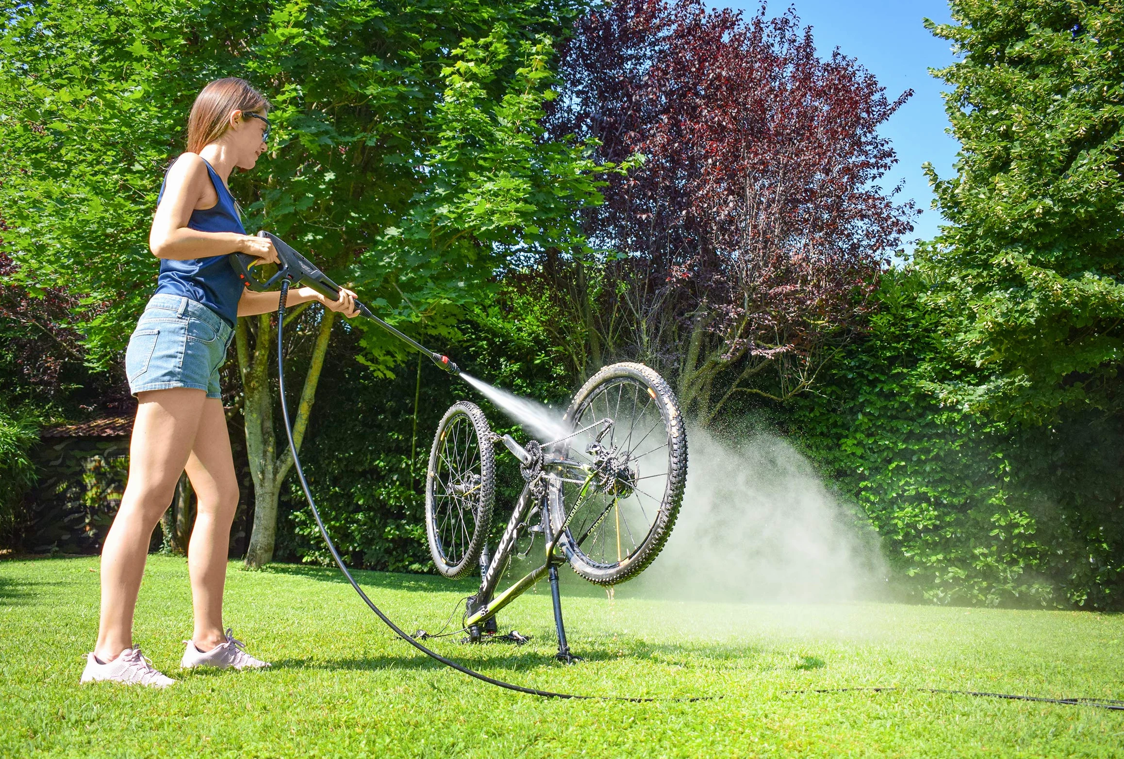 Lavor Nettoyeur Haute Pression Eau Froide Galaxy 160 avec Enrouleur, Deus Brosses et Accessoire Lave-sols, Pression 160 Bar Max, Débit 510 l/h Max