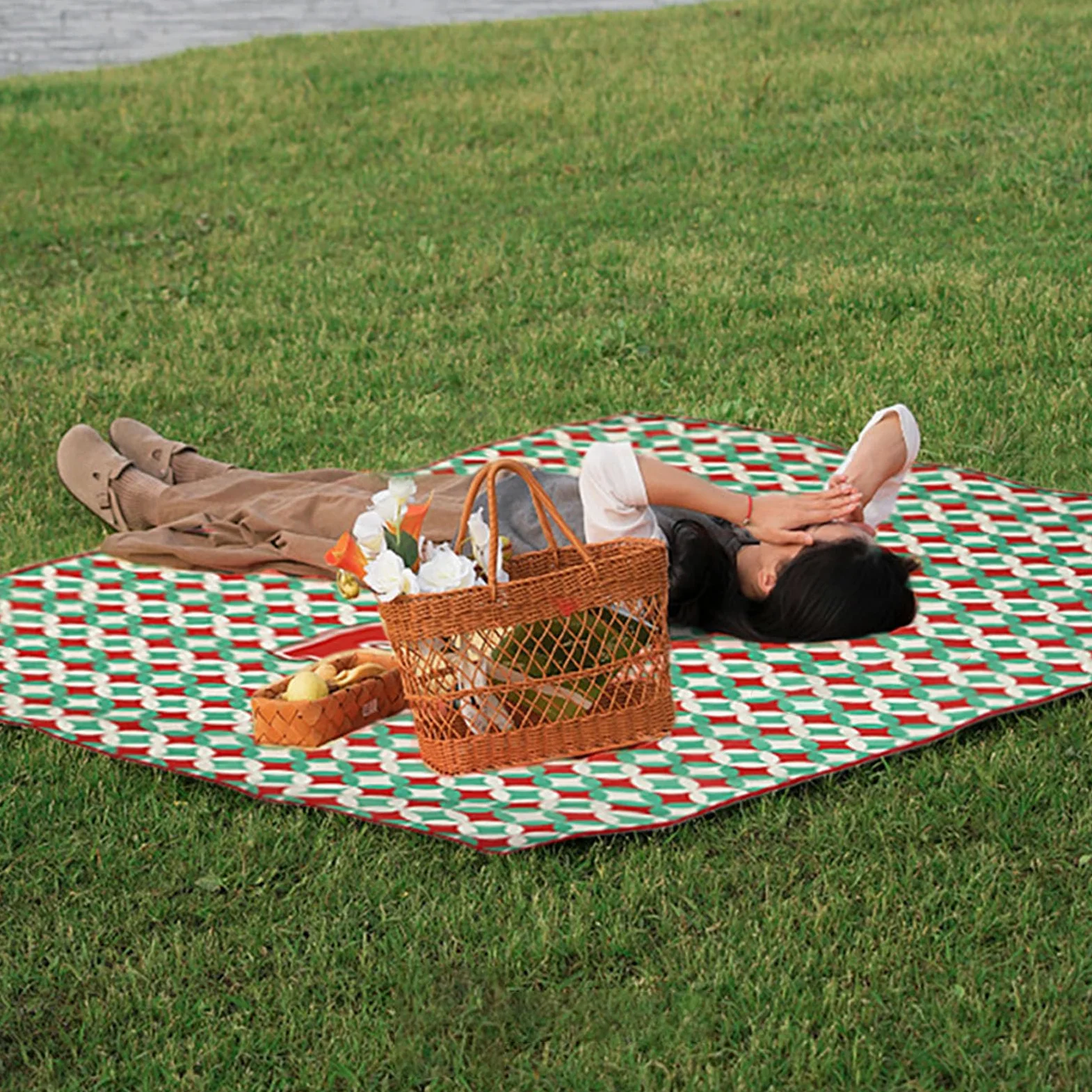 Tapis d'extérieur résistant pour la randonnée et le camping, facile à plier, résistant aux déchirures pour le camping, couverture pliable de voyage
