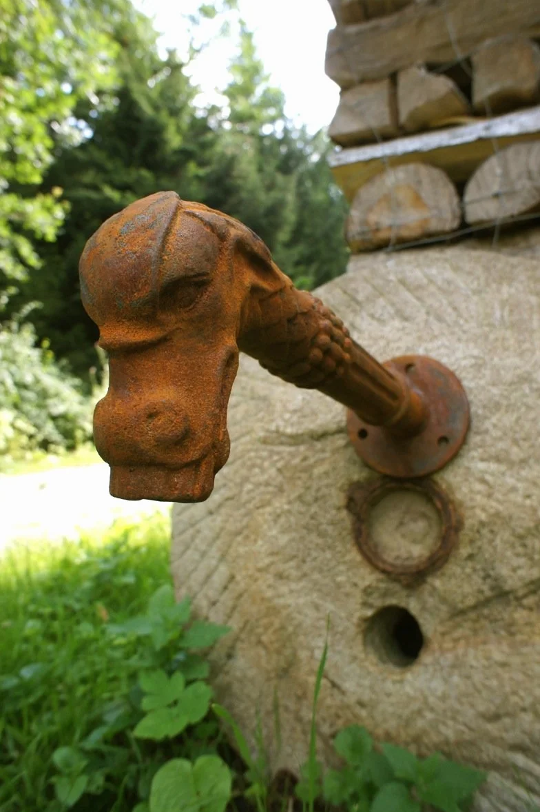 Antikas Gargouille Bec d'eau pour fontaine Créature mystique en forme de lance