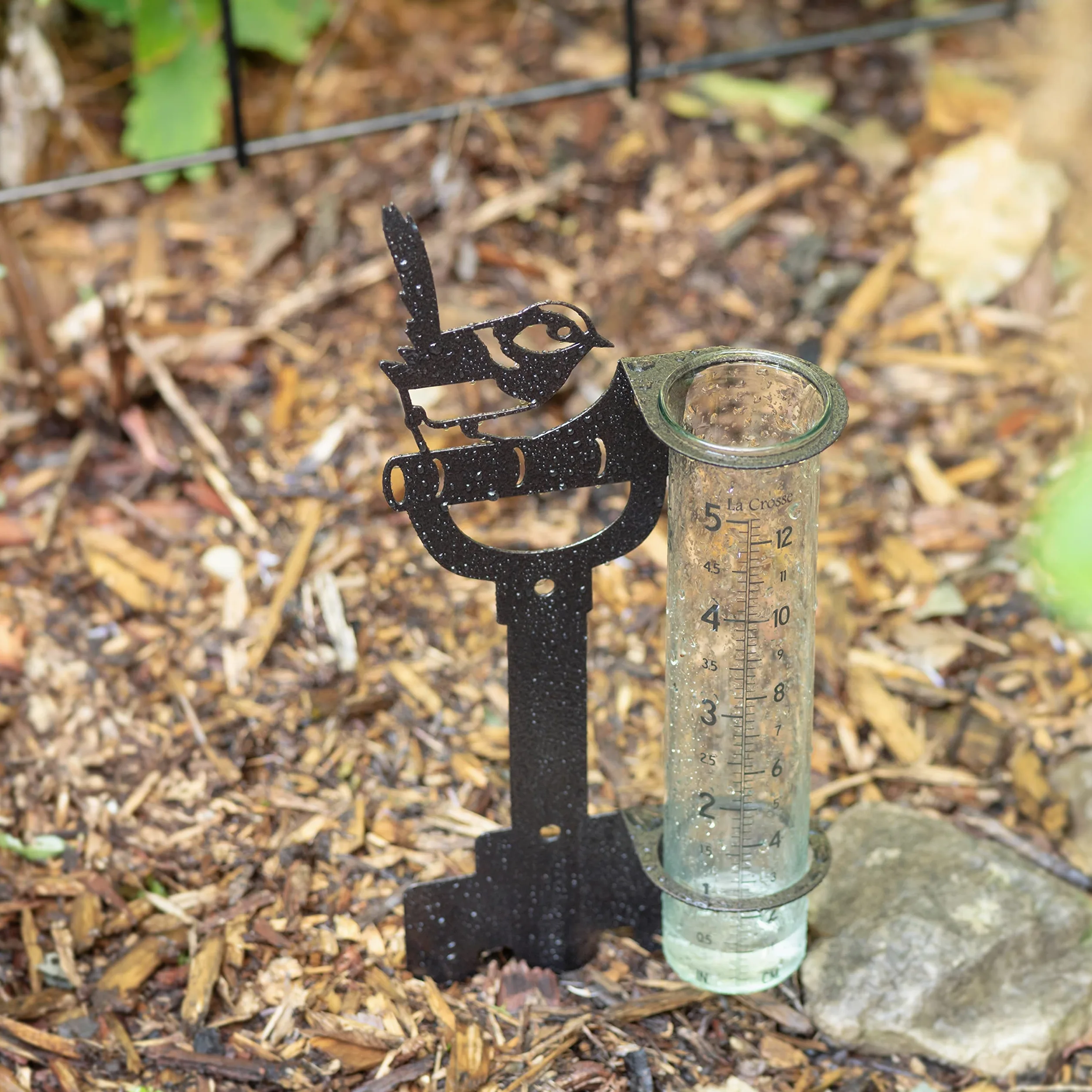 La Crosse 704-98937-INT Pluviomètre de Jardin en métal avec Tube en Verre de 12,7 cm Bronze martelé