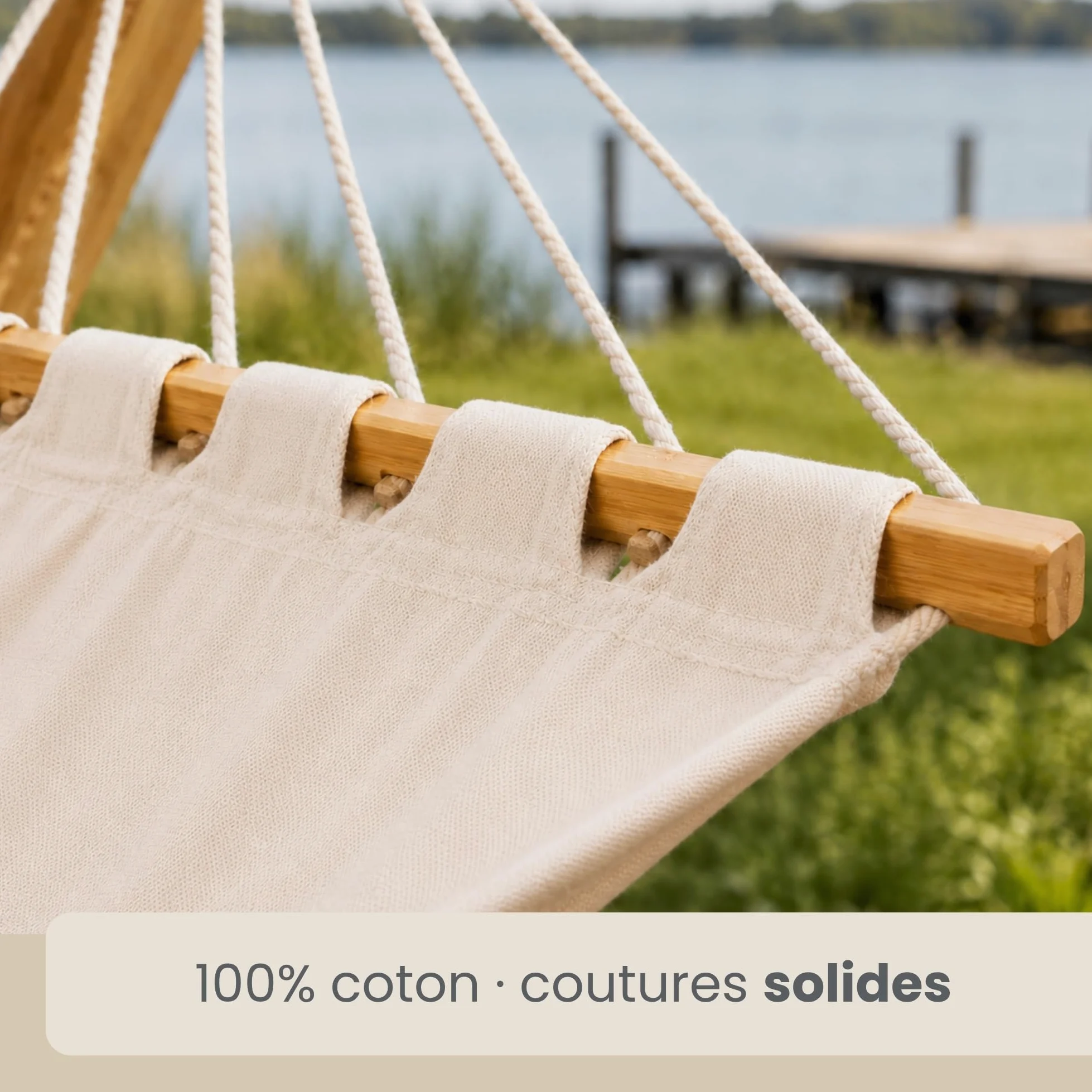 AMANKA Hamac XXL avec Support en Bois de Mélèze - Charge Maximale 150 Kg - pour 2 Personnes - Toile de Coton Suspendue - Structure Stable et Durable avec Mousquetons - Accessoire de Détente