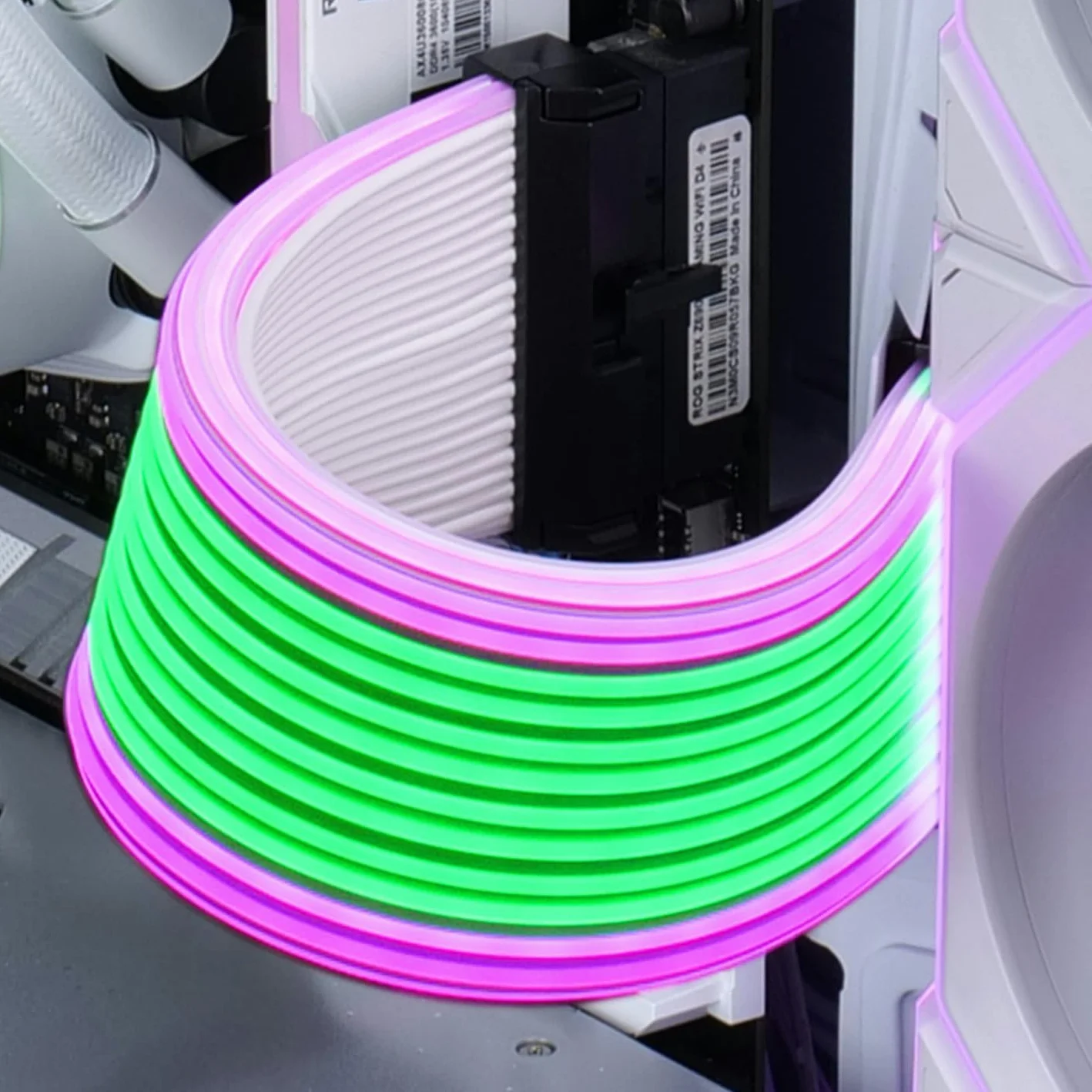 Lian Li Strimer Wireless ARGB 24-Pin Extension Cable