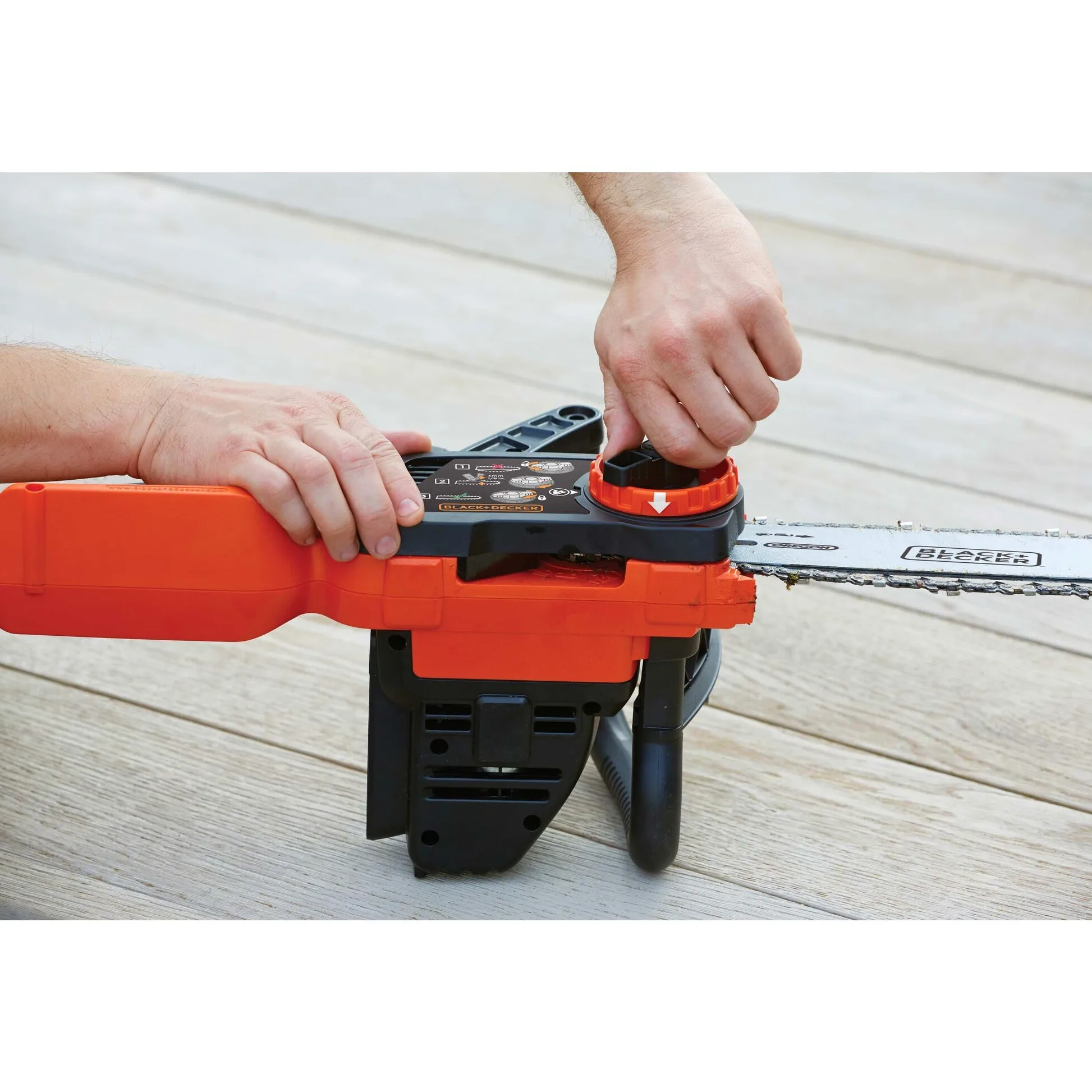 BLACK+DECKER Tronçonneuse Sans Fil 18V, Tronçonneuse Electrique 25 cm avec Réservoir 55 ml, Lubrification Semi-Automatique, Tendeur de Chaine Sans Outil, Sans Batterie, Ni Chargeur, GKC1825LB-XJ
