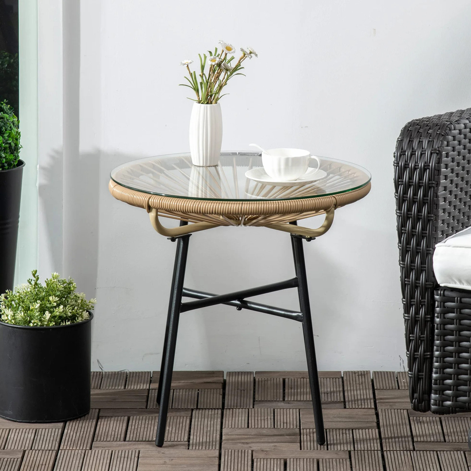 Outsunny Table Basse Ronde Jardin Résine Rotin Métal Plateau Verre Trempé Ø 50 x 50 cm Beige