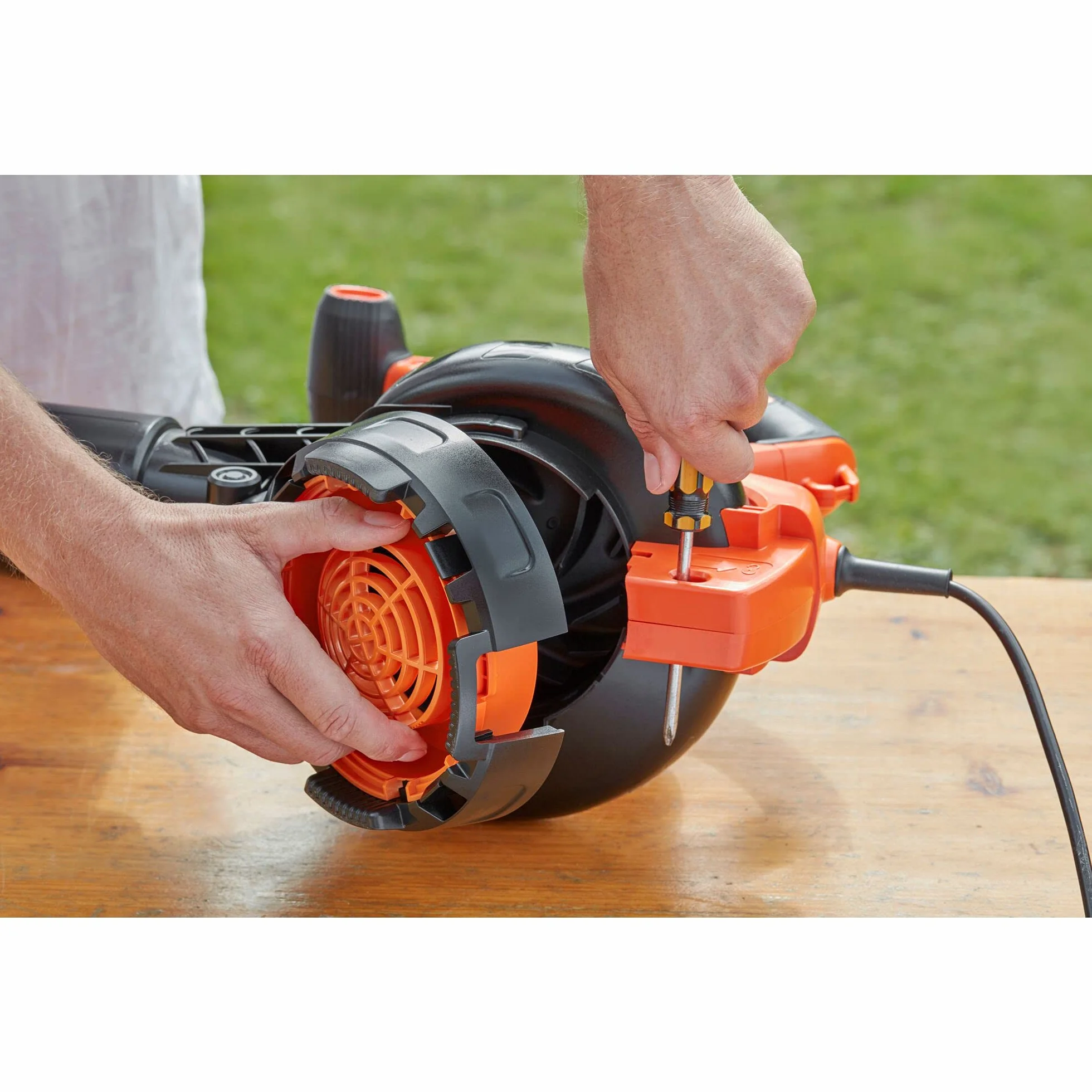 BLACK+DECKER BEBLV301 Aspirateur Souffleur Électrique 3000 W Orange