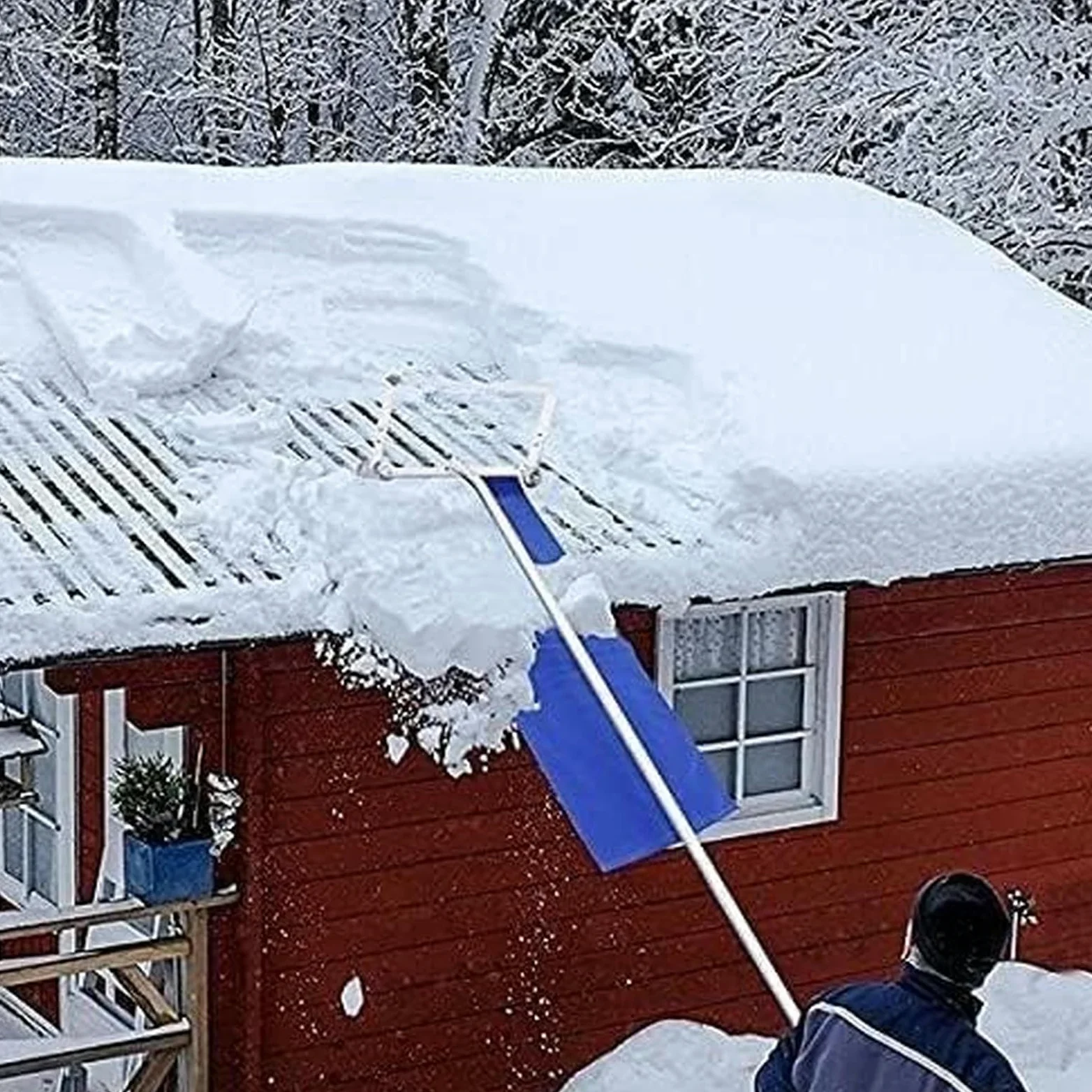 Râteau à neige extensible, léger avec roulettes, raquette de toit durable pour enlever la neige rapidement