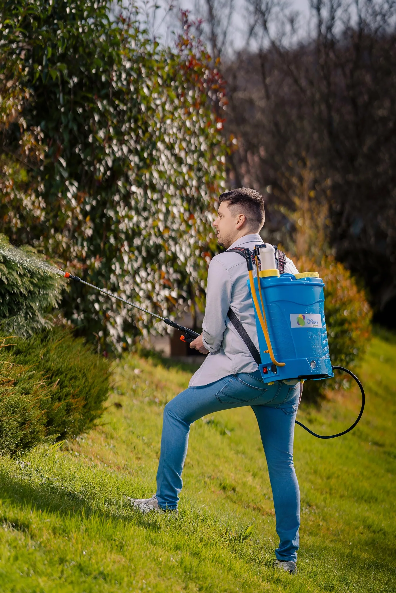 BREA - Pulvérisateur à dos à pression de lance inox avec batterie rechargeable, réservoir 16 l.