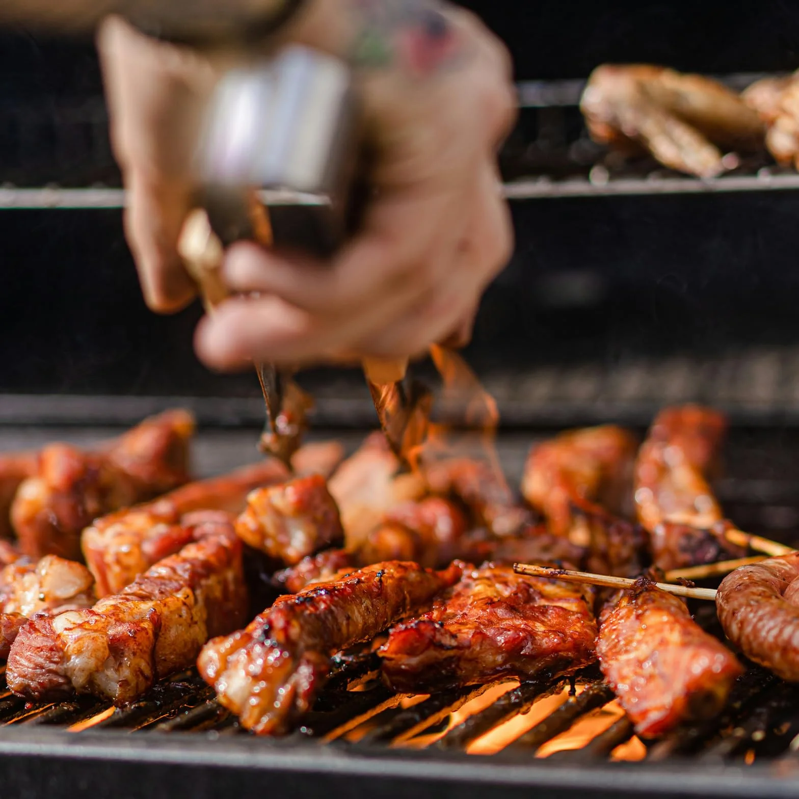 Brochettes à Viande Lot de 6 avec Support pour Barbecue et Accessoires