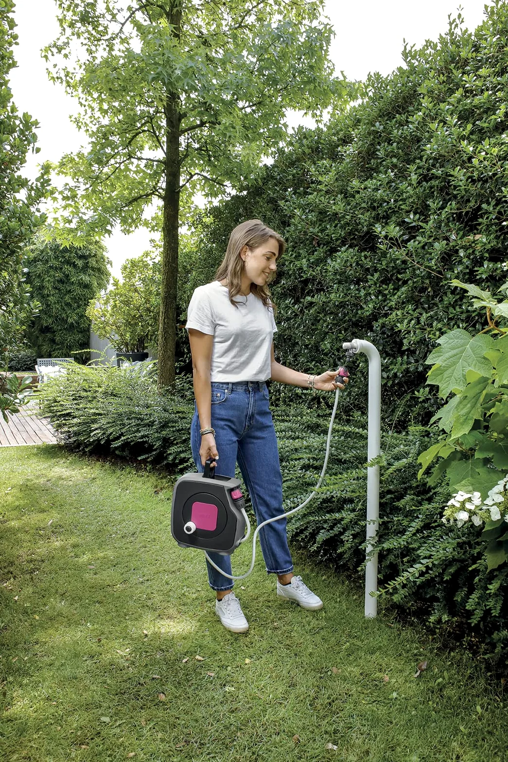 G.F. SRL, Aquabag Style, Mini dévidoir Compact pour Tuyau d'arrosage, avec 11,5 M de Tuyau, en kit prêt à l'emploi, pour l'arrosage des Plantes, des balcons et des Jardins, Couleur Fuchsia