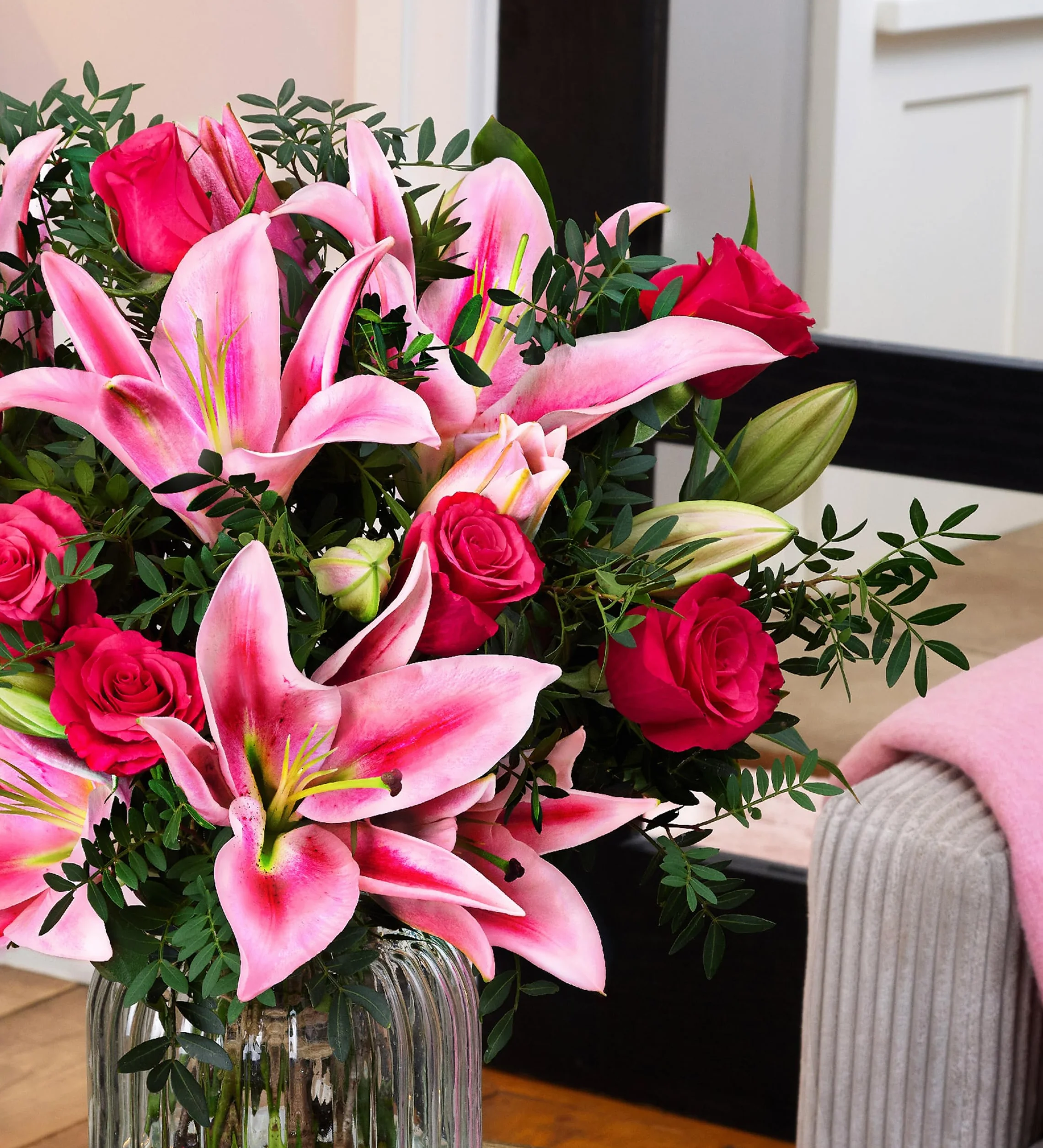 Bouquet de lys roses – Composition florale fraîche livrée à la main – Cadeau élégant avec expédition le lendemain