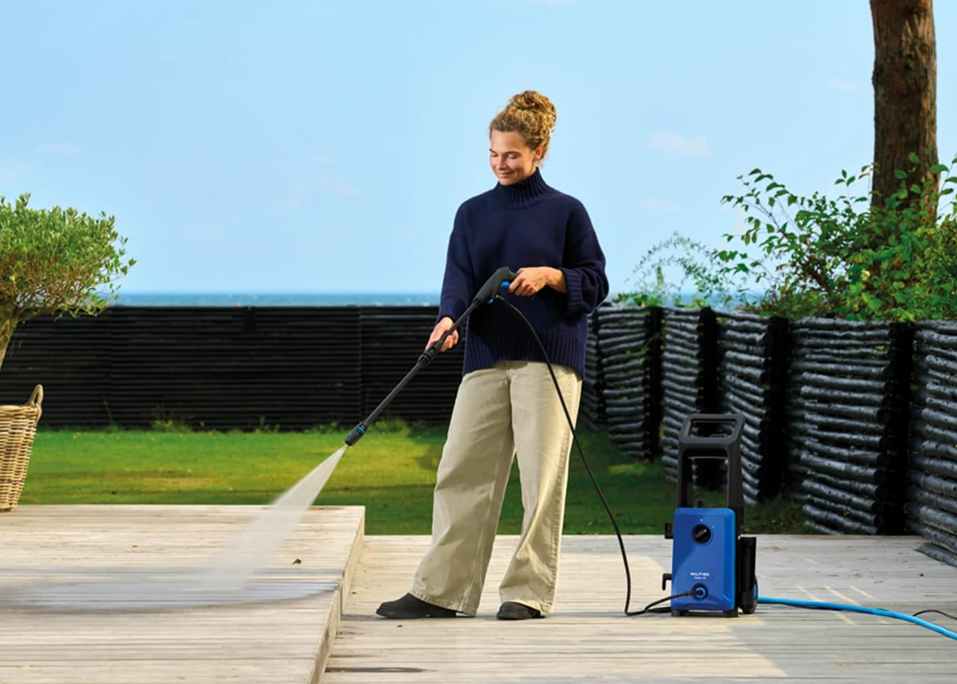 Nilfisk Classic Nettoyeur Haute Pression 120 Bar – Facile à Utiliser pour Terrasses, Voitures et Nettoyage Extérieur (1600 W)