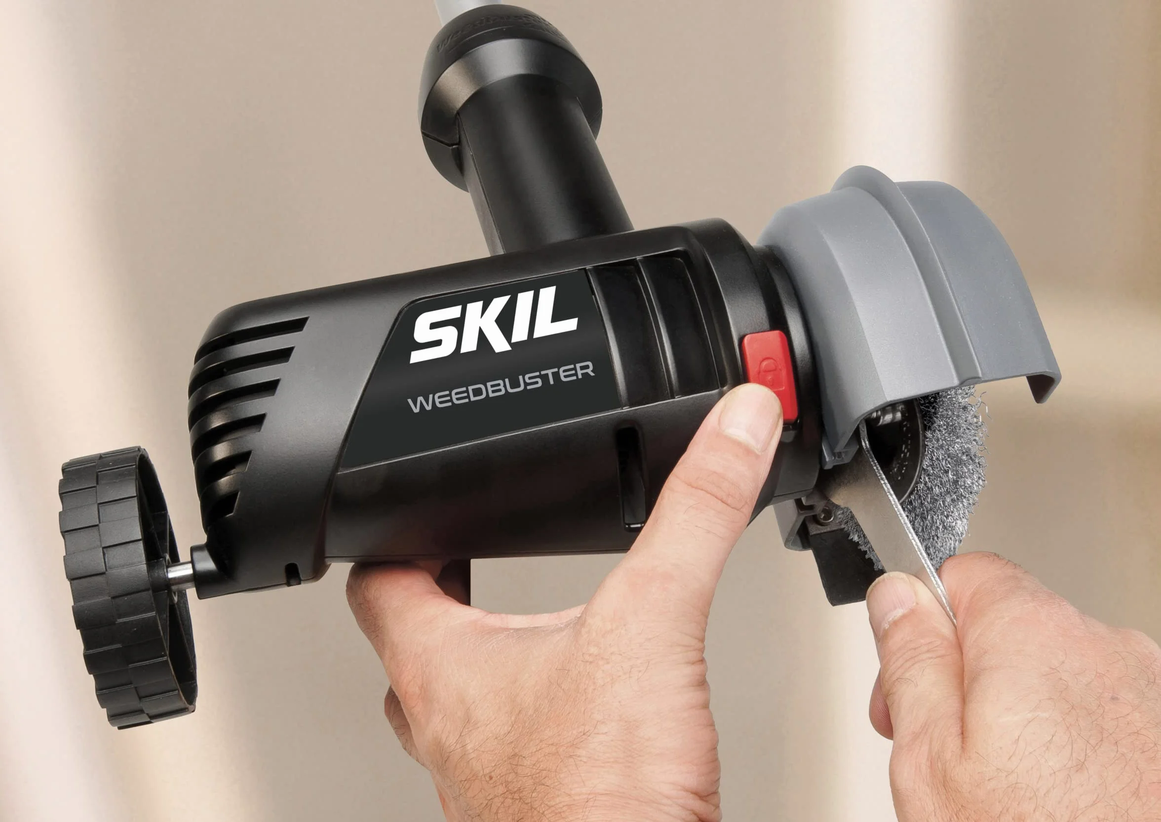 Skil Désherbeur électrique 0700 AG Brosse à fils acier (500W, 3000 tr/min, fonction Télescopique, Easy Storage)