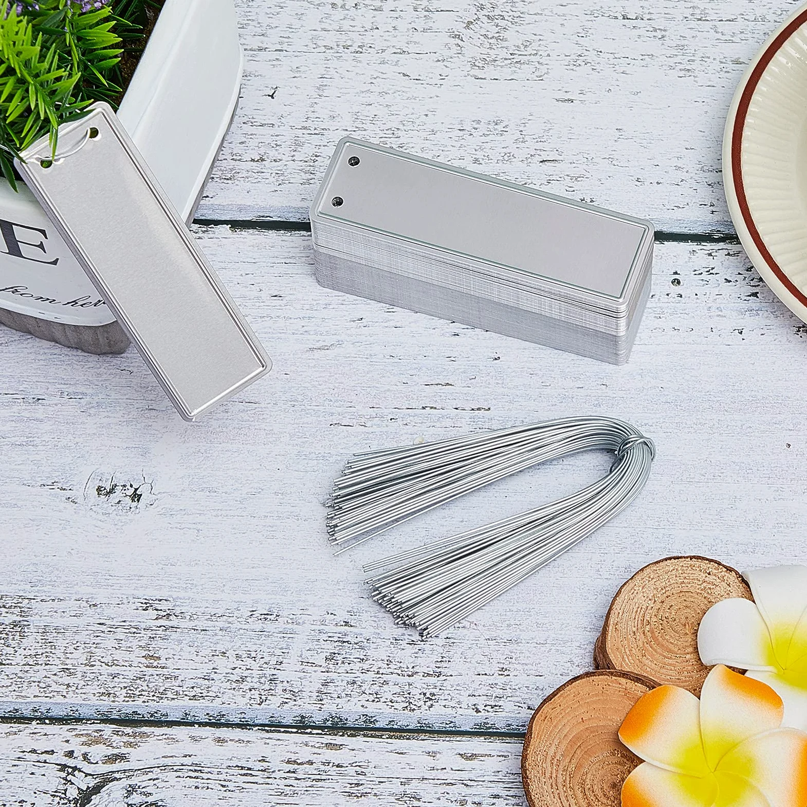 Lot de 200 étiquettes en aluminium avec fils métalliques double face pour écrire sur des étiquettes en métal pour plantes en métal solides et étanches pour marquer les arbres, les plantes, les serres