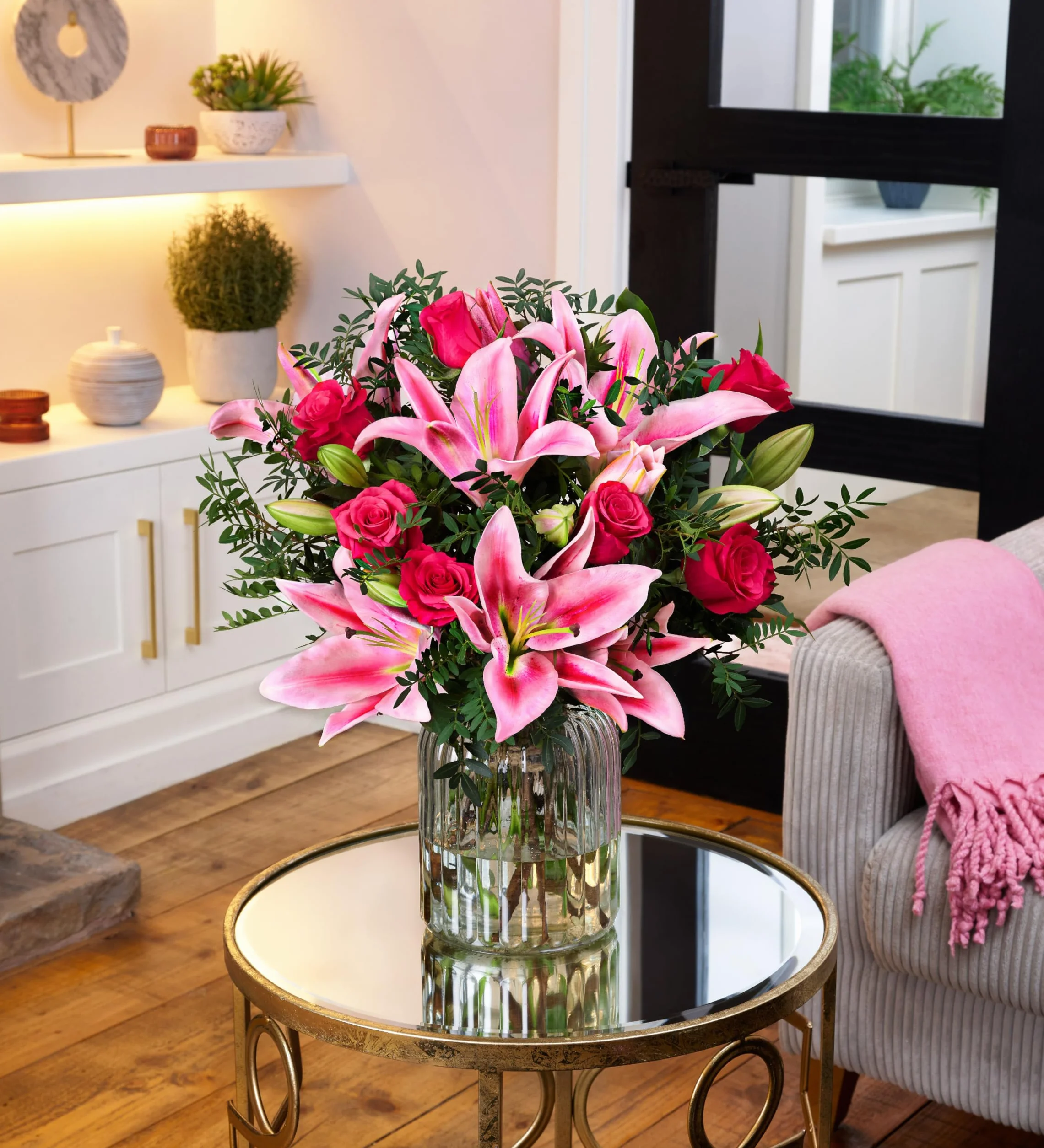 Bouquet de lys roses – Composition florale fraîche livrée à la main – Cadeau élégant avec expédition le lendemain