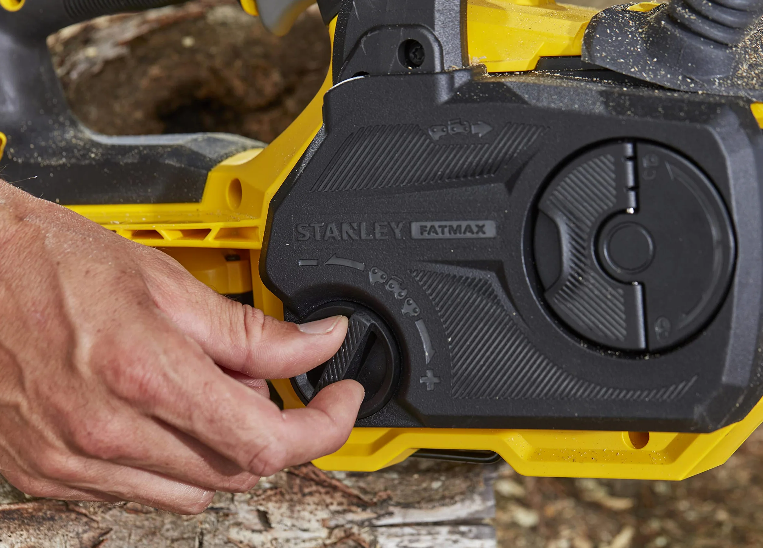 STANLEY FATMAX Tronçonneuse à batterie Lithium, longueur barre et capacité de coupe 30 cm, double poignée 18 V 2.0 Ah, SFMCCS630M1-QW