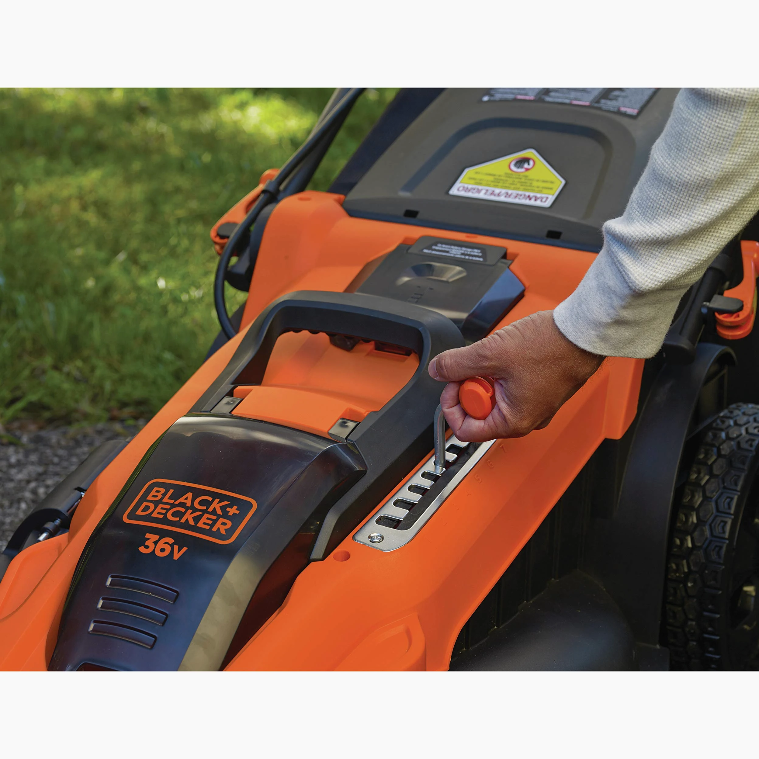 Black & Decker CLMA4820L2-QW Tondeuse autosense 48 cm 36 V avec 2 batteries