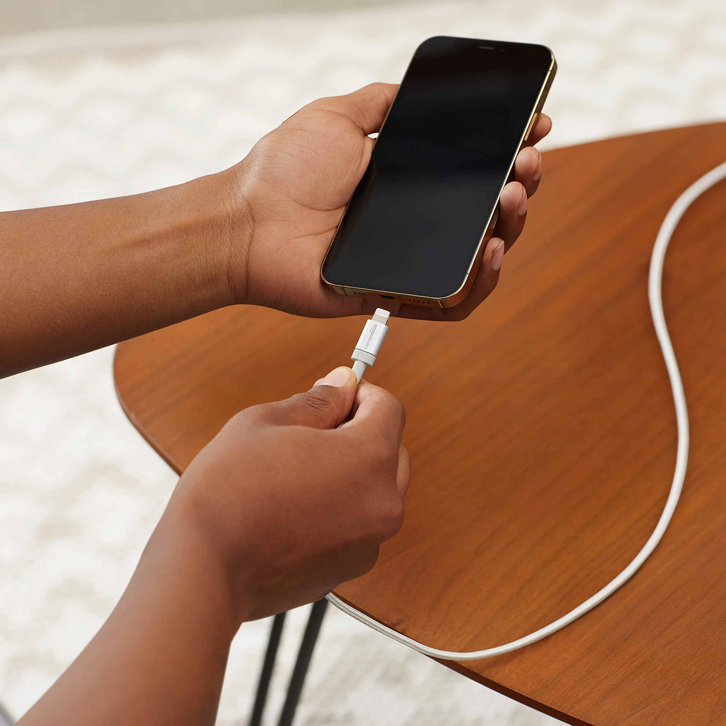 Amazon Basics Câble USB-A vers Lightning en nylon tressé Chargeur certifié MFi pour iPhone 0.9 m Argenté