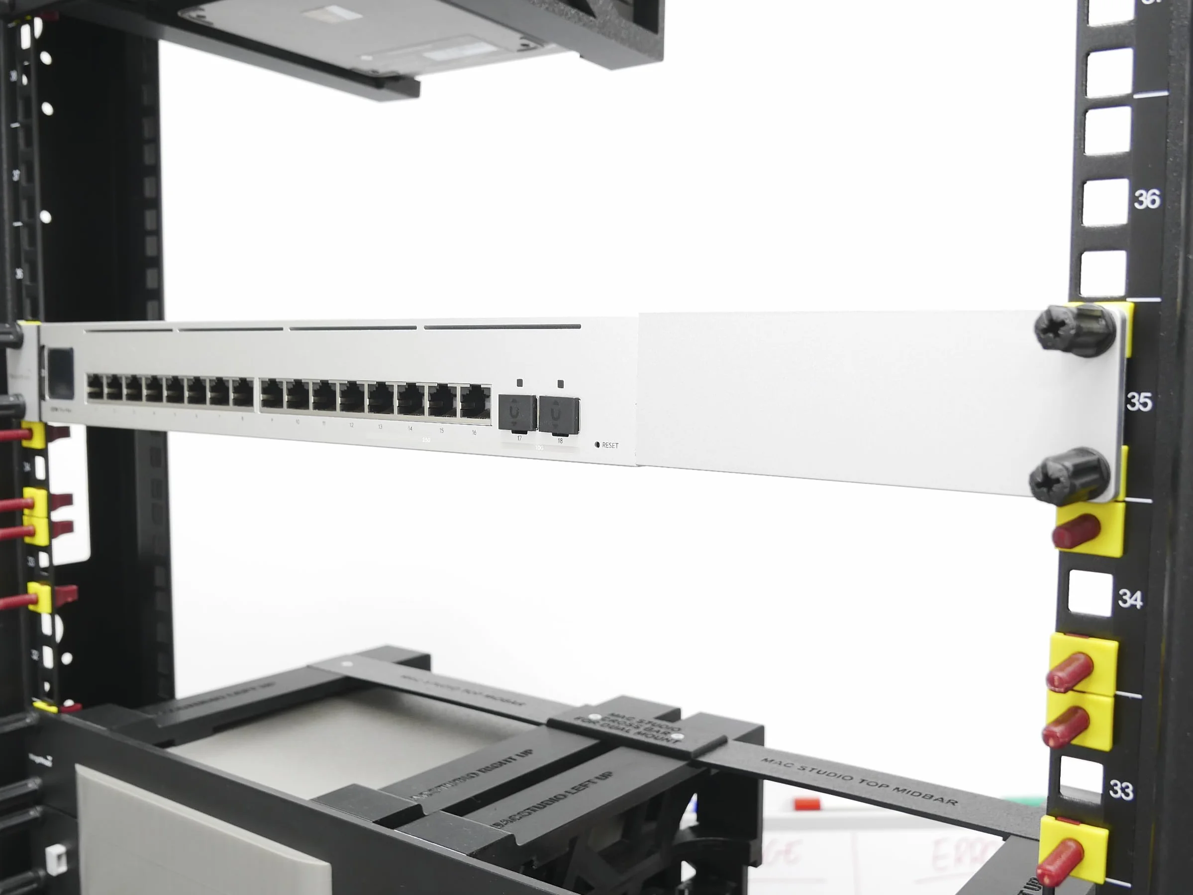 Ubiquiti Rack Mount USW-PRO-MAX-16 19inch 1U Injection Molded Front Panel Silvergrey