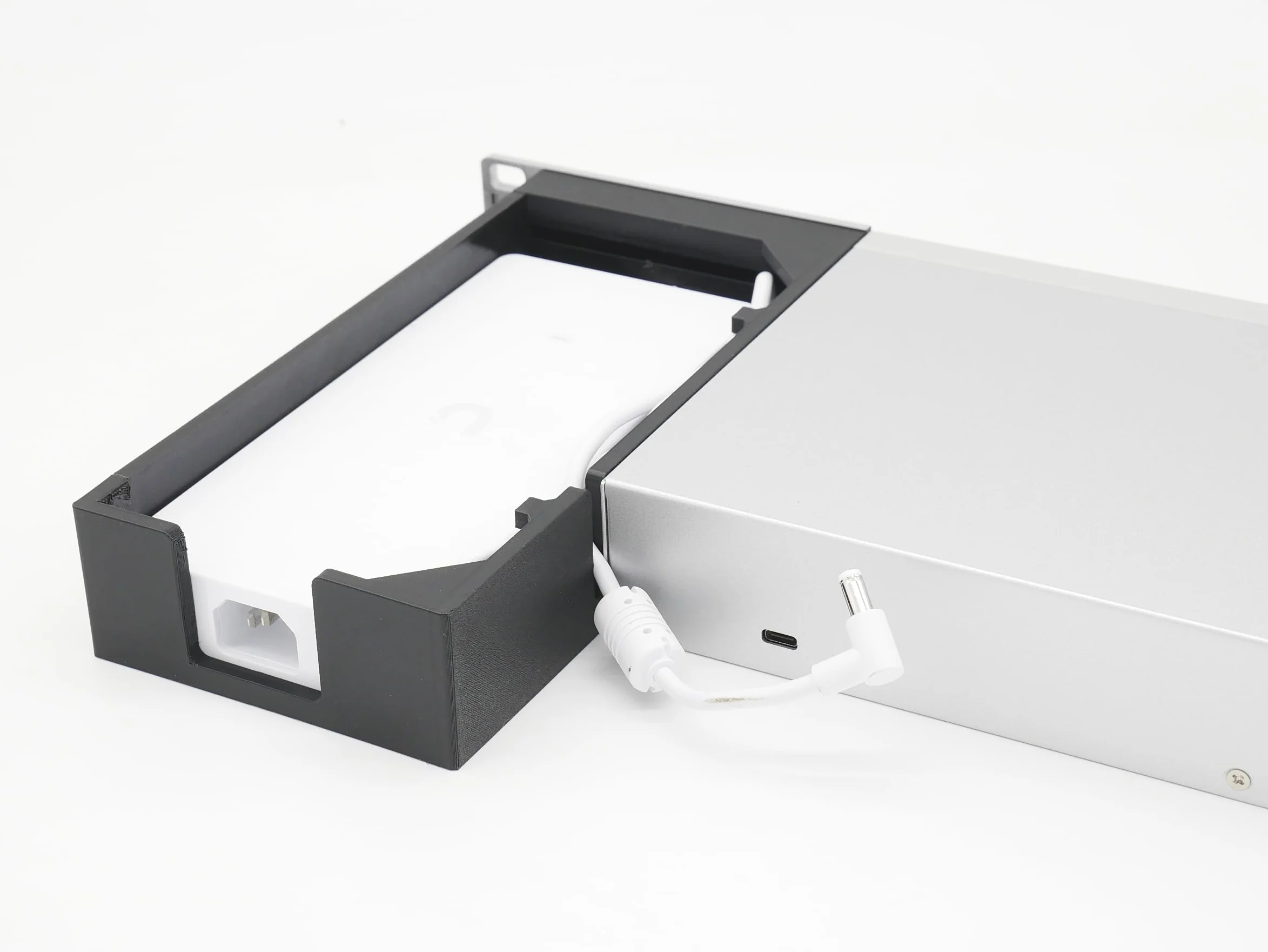 Ubiquiti Rack Mount USW-PRO-MAX-16 19inch 1U Injection Molded Front Panel Silvergrey