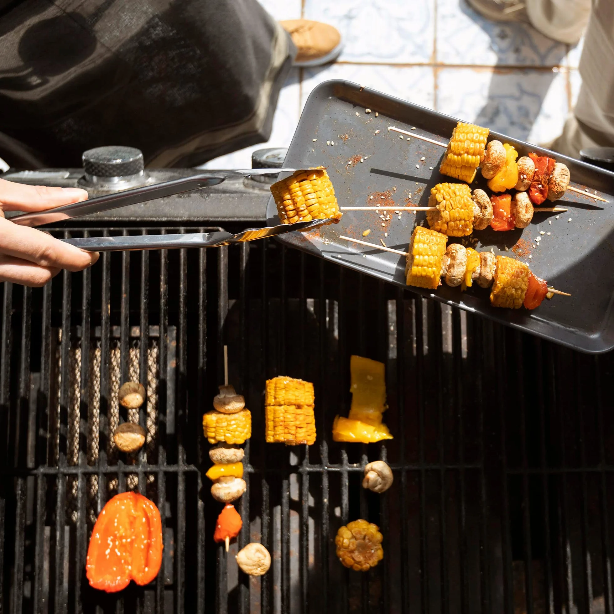 AKTIVE 63009 Ensemble d'Accessoires pour Barbecue 3 Pièces, Pinces, Spatule et Fourchette