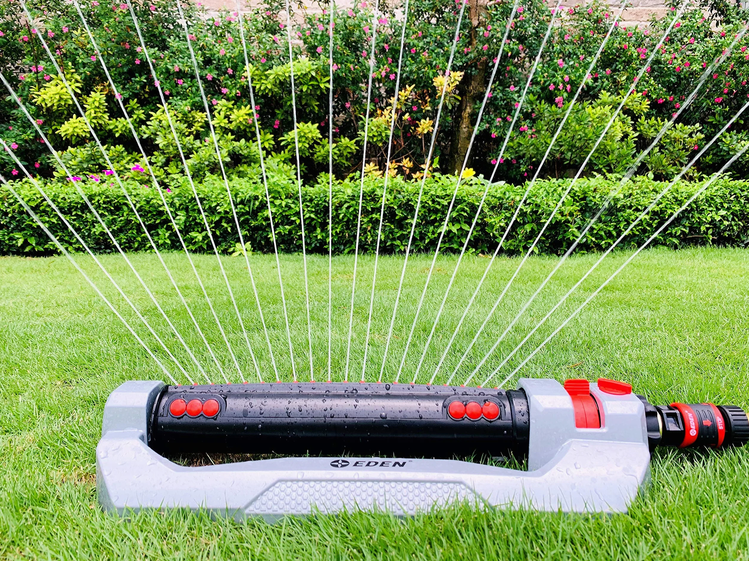 Eden Arroseur oscillant à 3 Voies en métal Robuste pour Grande pelouse et Jardin avec kit de démarrage Rapide 94116